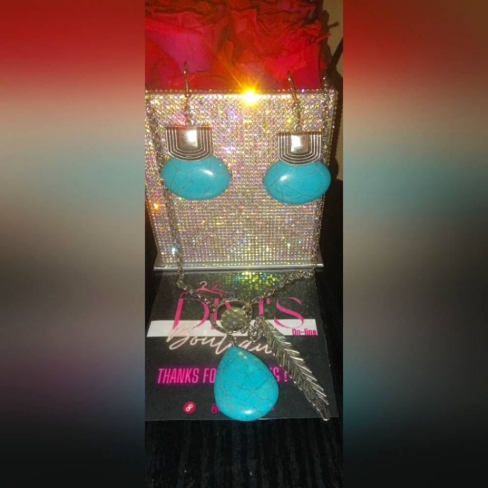 Necklace & Earrings Set